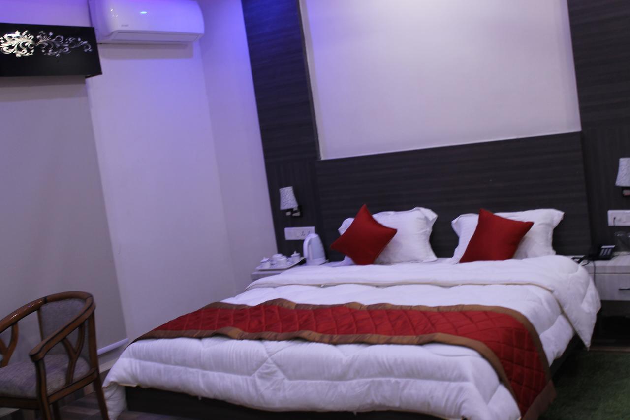 Kitchen Hut Hotel Nepalgunj Екстериор снимка